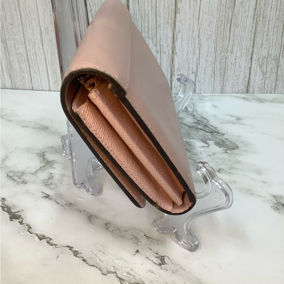 GUC - Louis Vuitton Pink Twist Wallet - Picture 3 of 10